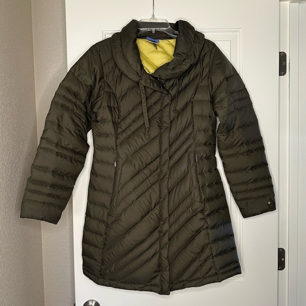 Isis “Dee-liteful” Long Down Coat Olive Green Size 8